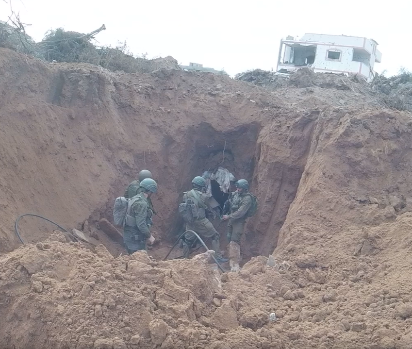 צפו: יהל"ם השמידה מנהרה מתחת לכביש הראשי בעזה