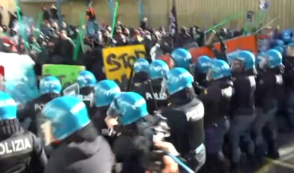 "הפגינו מולנו מאות פלסטינים, אל תטוסו לחו"ל"