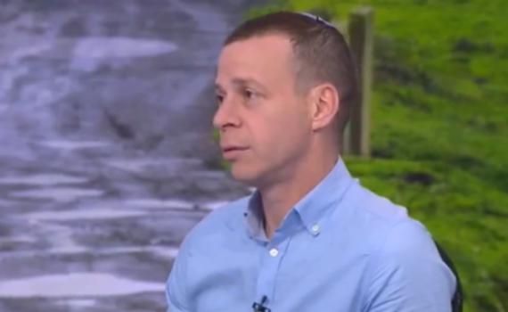 עמית סגל: "מעודדי סרבנות לא יכולים להפגין בעד גיוס"