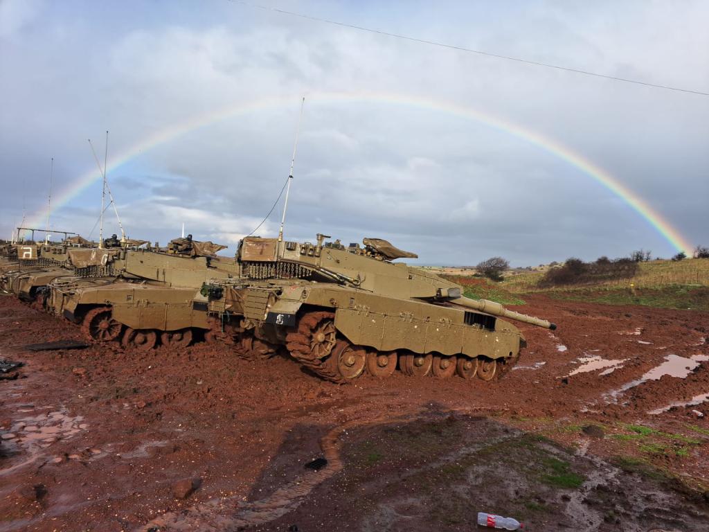 מדהים: קשת מרהיבה מעל משטח הטנקים ברמת הגולן