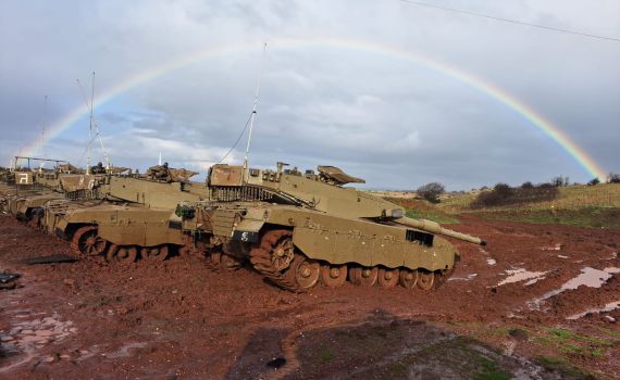 מדהים: קשת מרהיבה מעל משטח הטנקים ברמת הגולן
