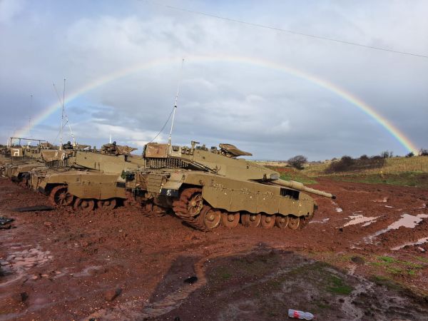 מדהים: קשת מרהיבה מעל משטח הטנקים ברמת הגולן