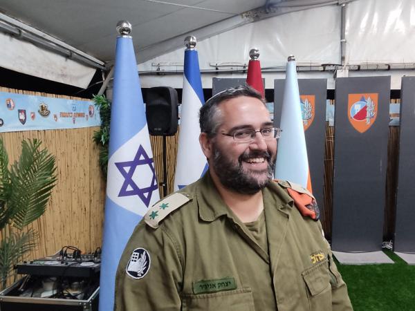 הרב הצבאי קיבל "דרגה אישית" בהפתעה מהאלוף