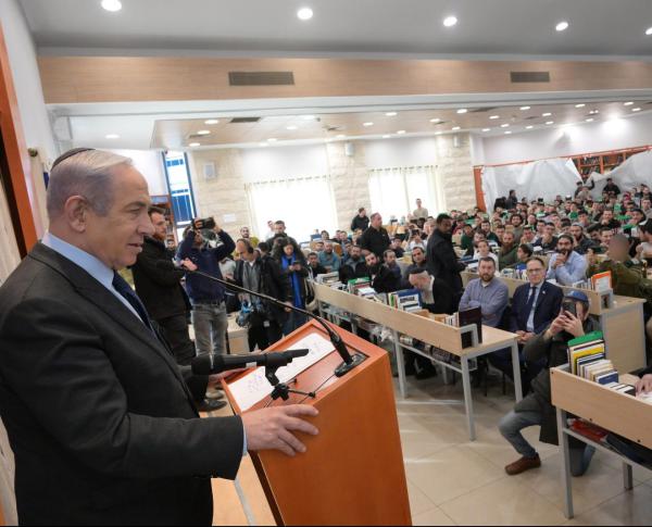 נתניהו במכינה בעלי: רוצה להבהיר, לא נשחרר מחבלים