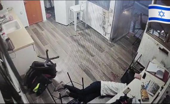 צפו: המחבל נוטרל, וניסה לירות בנשק שמצא