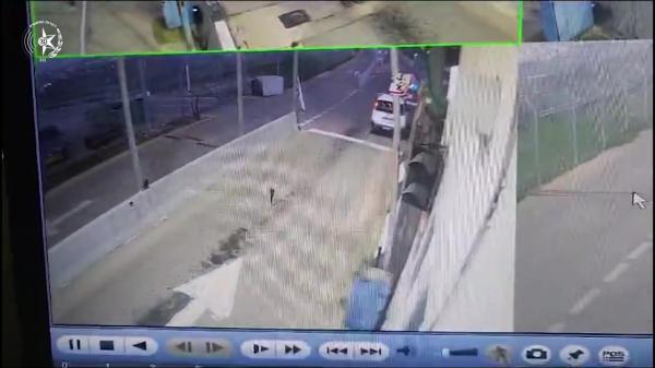 תיעוד הפיגוע: ירו במחבלים ופגעו בשוגג בפעוטה ברכב