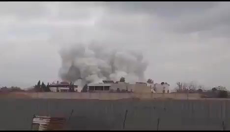 פיצוץ ופטריית עשן: רגע התקיפה במבנה המטכ"ל בדמשק. צפו