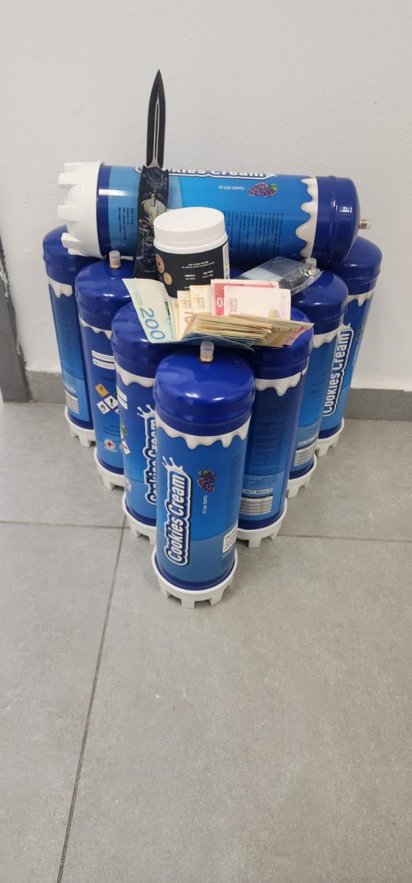 שני צעירים מכרו 'גז קצפות' לקטינים ונעצרו