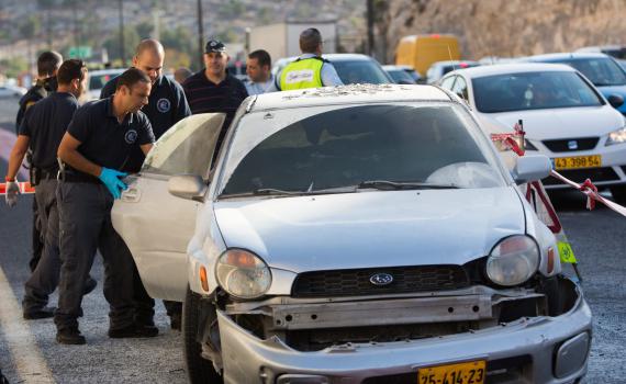 פיגוע תוך כדי נסיעה. פעולת איבה או תאונת דרכים?