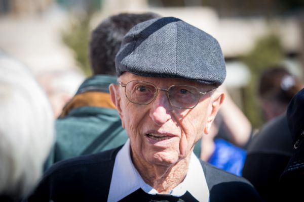 ראש המוסד לשעבר צבי זמיר הלך לעולמו