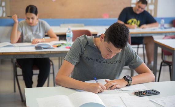 בעקבות הפרסום בסרוגים: הבגרויות יתורגמו לעולים