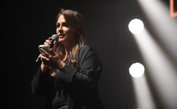 קרן פלס מתפרקת: "כבר יותר מדי זמן שאני רק בוכה"