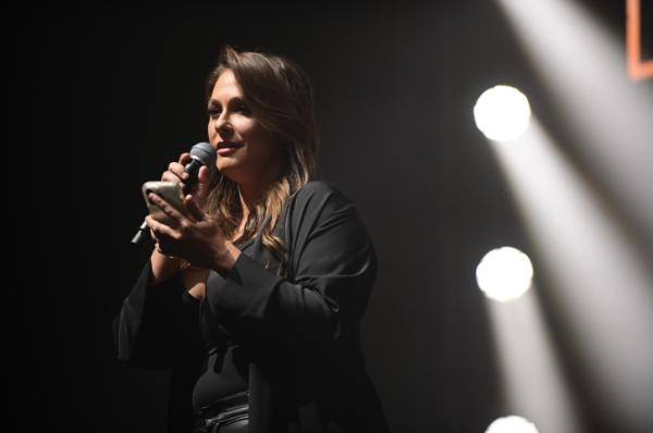 קרן פלס מתפרקת: "כבר יותר מדי זמן שאני רק בוכה"