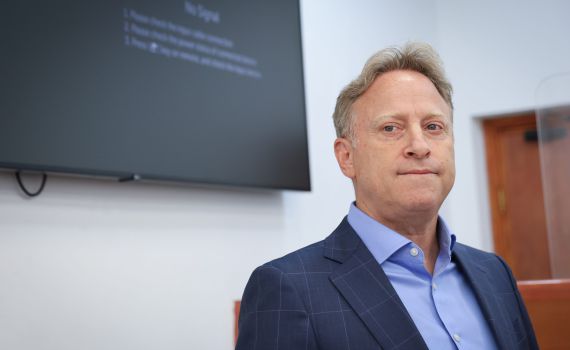 במסגרת הסדר טיעון: בית המשפט הרשיע את ארי הרו