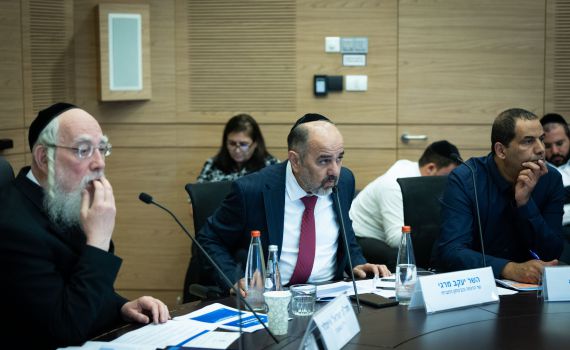 היערכות משרד הרווחה: תקציבי עתק ותלושי מזון