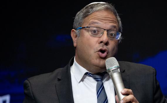 רק לפני חודש וחצי בן גביר היה מרוצה מתנאי המחבלים