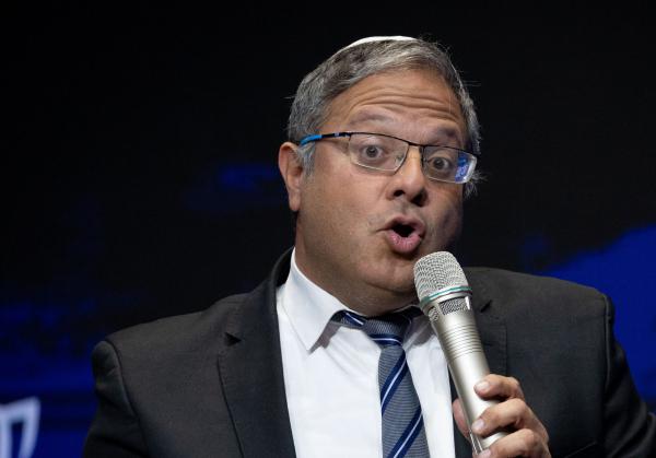 רק לפני חודש וחצי בן גביר היה מרוצה מתנאי המחבלים