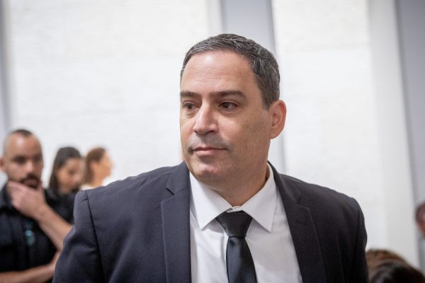 קריקטורה: יו"ר לשכת עורכי הדין דורש לפתוח בחקירה