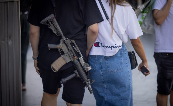 לוחמי מילואים שהשתחררו: "תנו לנו להישאר עם הנשק"