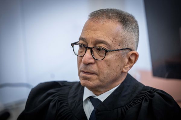 דרמה במשפט נתניהו: הפרקליט עוזב את הייצוג