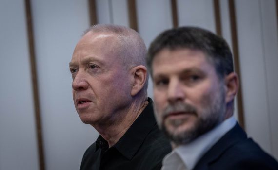 סמוטריץ' נגד גלנט: "מונע רכש ביטחוני"