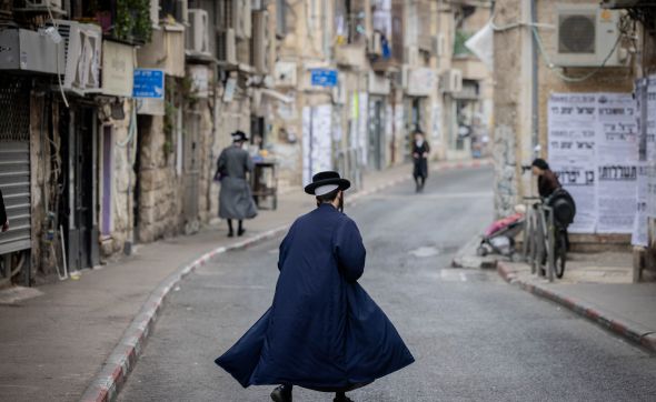 תקרית חמורה: חרדים השליכו אבנים על רכבו של משה ליאון