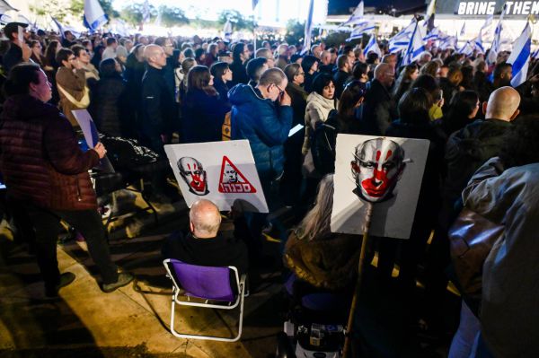 מפגינים חוסמים את איילון; מטה החטופים: זה לא אנחנו