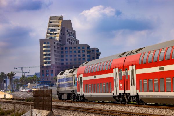 הופסקה תנועת הרכבות בין נתניה והרצליה