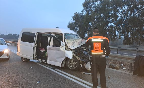 8 בני אדם נפצעו בתאונת דרכים בצומת פלוגות