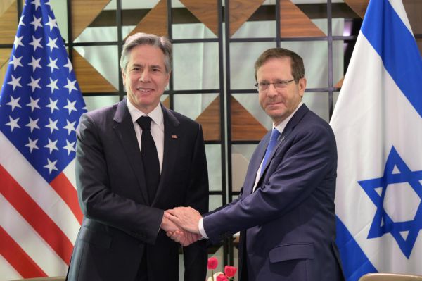 הרצוג לבלינקן: אין דבר יותר זוועתי ומגוחך מהטענה הזו