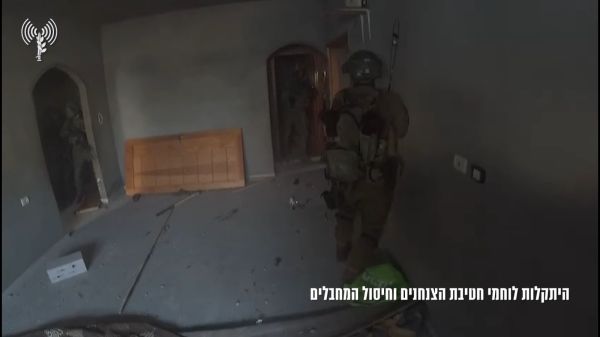 צפו: קרב פנים מול פנים בתוך מבנה; 7 חיילים נפצעו