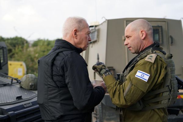 גלנט מזים את השמועות על עצירת המלחמה. צפו