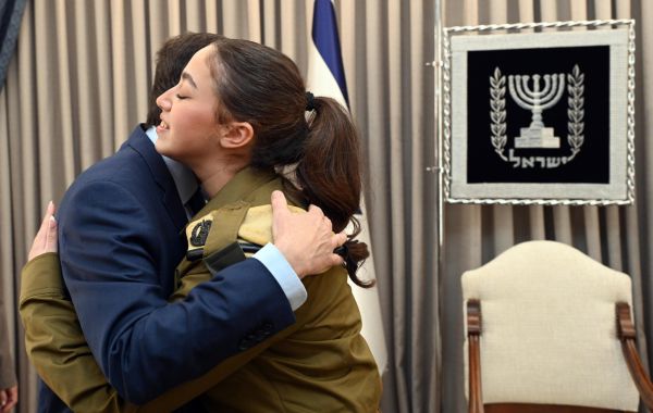 החיילת שחולצה מעזה חושפת: הפרפר שנתן לי תקווה בשבי