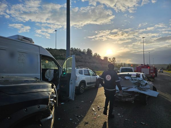 8 פצועים בתאונת דרכים סמוך למחלף עין תות