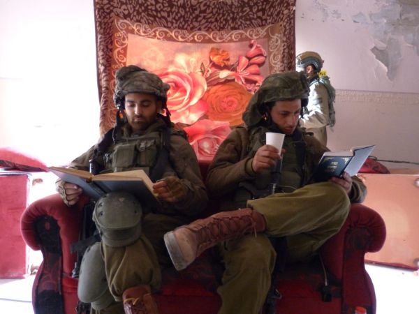 בין כניסה ויציאה מעזה: סיים את התנ"ך במאה ימים