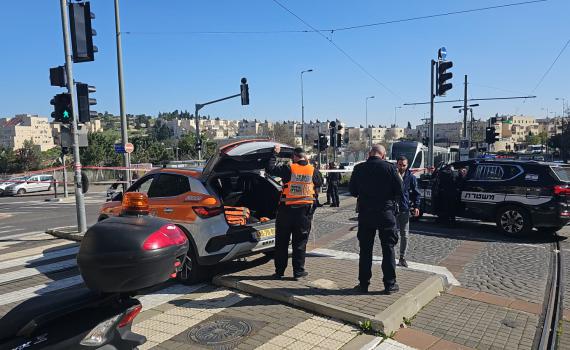 תאונה קשה: בת 87 נהרגה מפגיעת מונית ומשאית