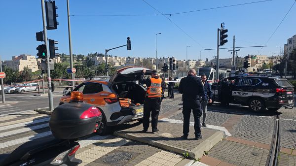 תאונה קשה: בת 87 נהרגה מפגיעת מונית ומשאית