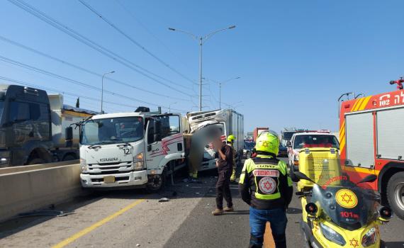 כבישים אדומים: הרוג ופצוע קשה בתאונת דרכים במחלף ראשונים