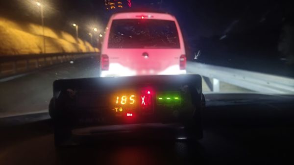 כפול מהמותר: ערבי נעצר לאחר שנהג במהירות של 185 קמ"ש