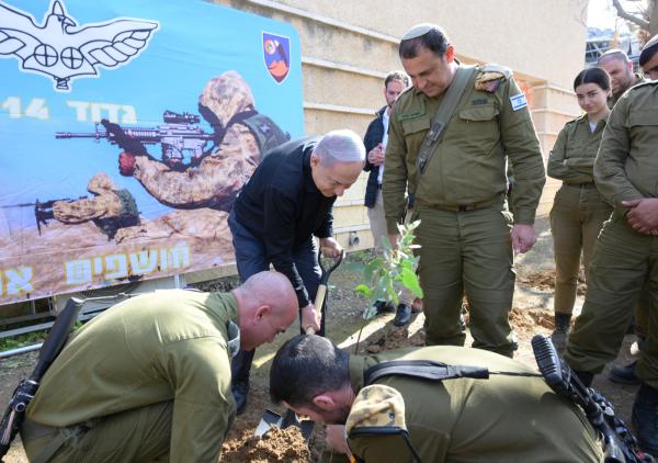 נתניהו בנטיעות באוגדת עזה: אין תחליף לניצחון מוחלט