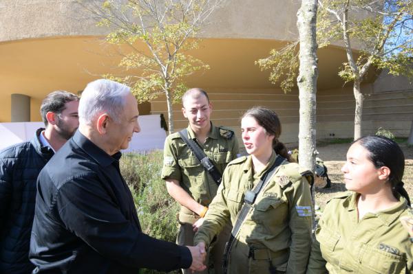 חצי שנה מאז השחרור מהשבי: התצפיתניות בקריאה נרגשת לעם