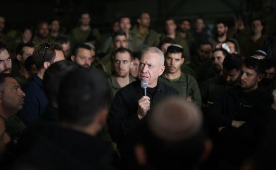 גלנט: "מתקיים משא ומתן לשחרור חטופים"