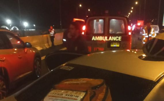 כביש 4: 14 פצועים בתאונת דרכים, שניים באורח קשה