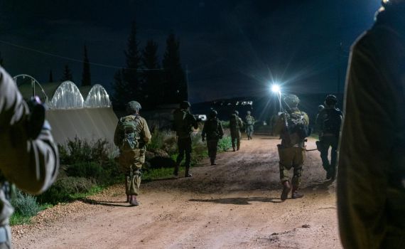 יו"ש: 13 מבוקשים נעצרו; כלי טיס תקפו חוליית מחבלים