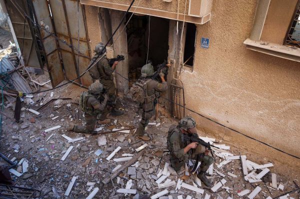 צפו: גבעתי פשטה על מוצב השוהדא בדרום חאן יונס