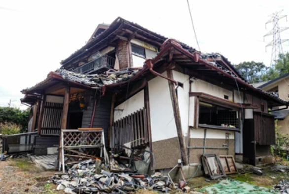 צפו: יפן ספגה רעידת אדמה, כעת מתכוננים לצונאמי