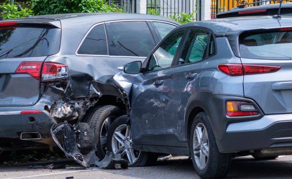 רדף אחרי בת זוגו, התנגש בה והמשיך להטריד בבי"ח