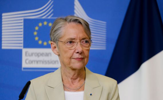 ראש ממשלת צרפת הודיעה על התפטרות מתפקידה