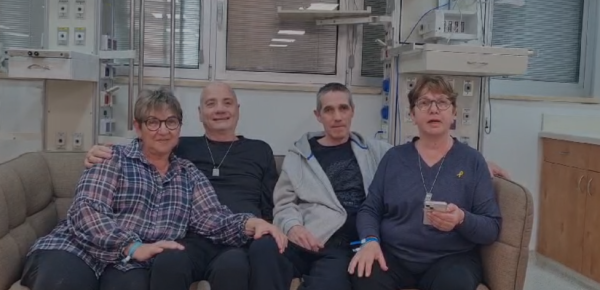 החטופים שחולצו הפתיעו את לוחמי הימ"מ | צפו