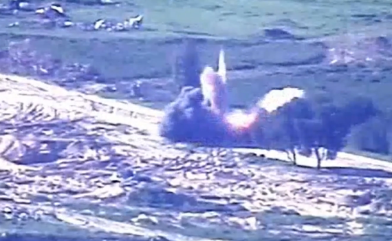 אש קומנדו: המחבלים ניסו להטמין מטען וחוסלו | צפו